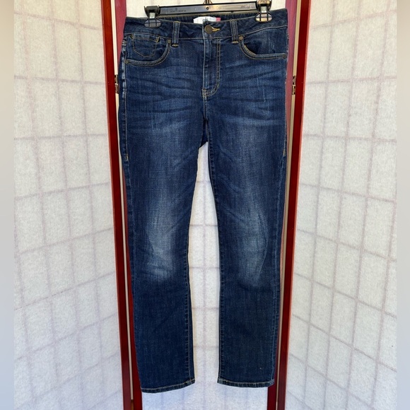 Cabi High Straight Jeans #3561 - EUC - Size 4 - Picture 2 of 7